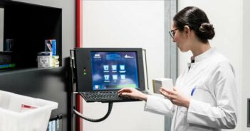 IoMT: Patientenakten in der Blockchain? ( Foto: Shutterstock Kzenon )