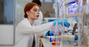 Pettenon Cosmetics revolutioniert die Produktentwicklung mit Centric PLM Pettenon Cosmetics revolutioniert die Produktentwicklung mit Centric (Foto: AdobeStock - nimito 427243318)