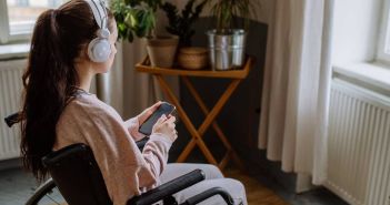 Eureka-Förderung unterstützt Entwicklung von innovativer Hybridtherapie bei Rückenmarksverletzungen Hoffnungsschimmer für Millionen: Hybridtherapie für Rückenmarksverletzungen in (Foto: AdobeStock 593612432 Halfpoint)